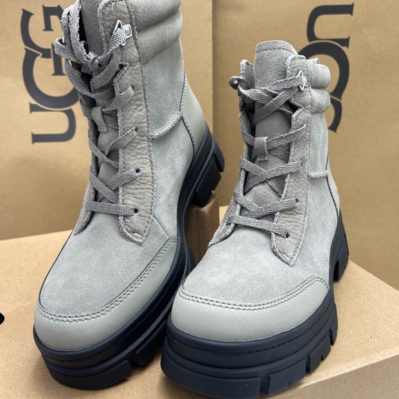 UGG Women 1174492
W ASHTON WEATHERIZED LACE UP Cobble Grey - Kicks Machine Boots - Picture 9 of 16